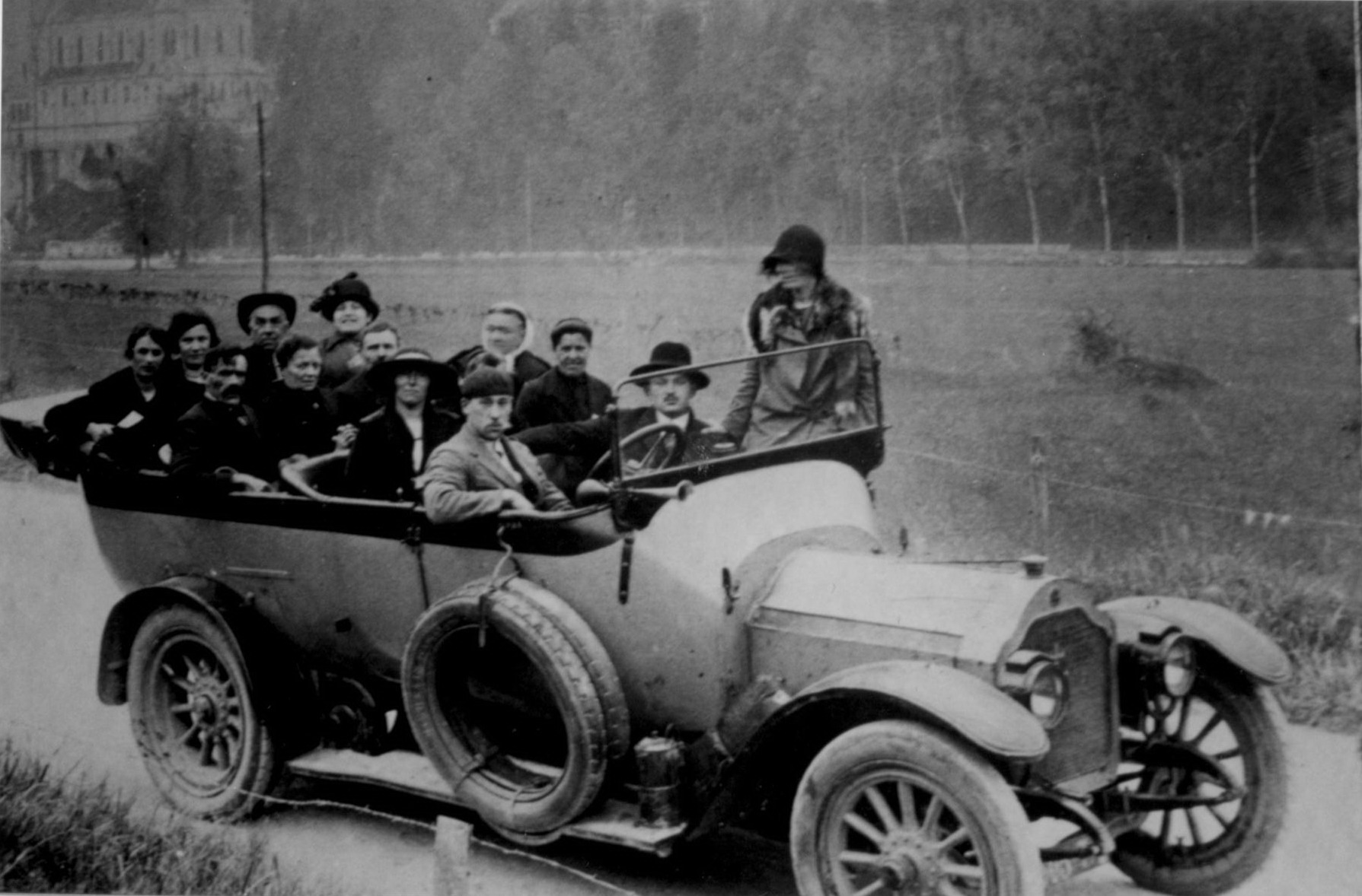 Véhicule de transport collectif, au milieu des années 1920
