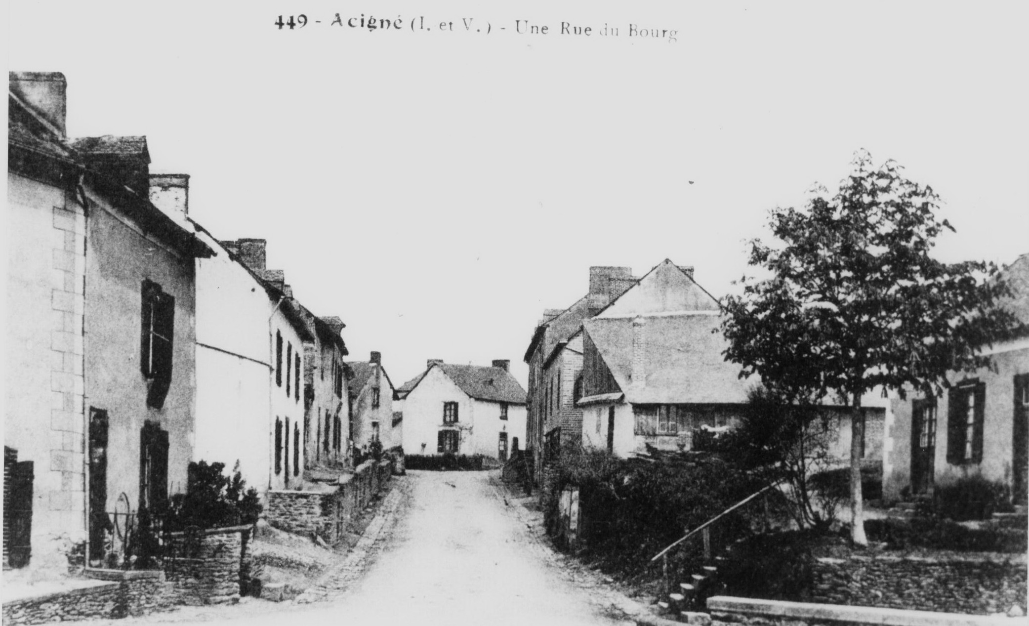 La rue de Calais à Acigné, dans la première moitié du XXe s.
