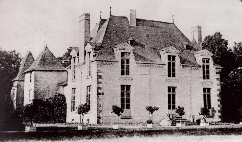 Le logis du château des Onglées.
